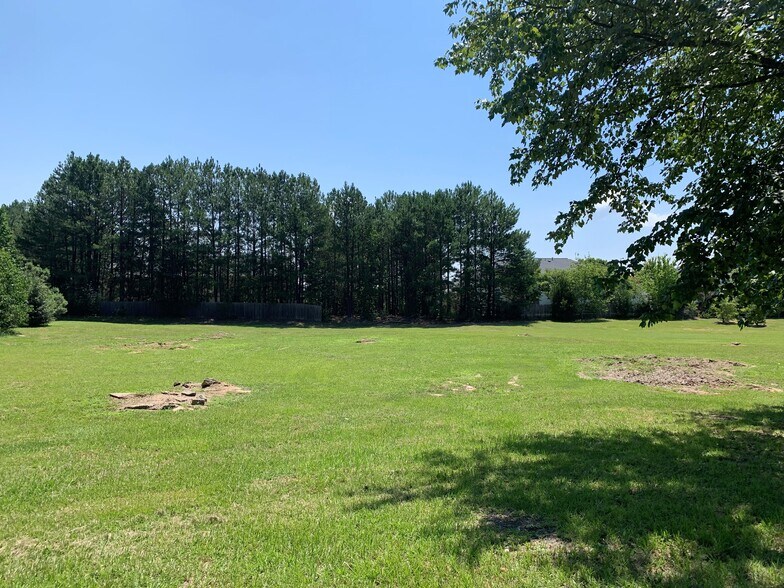 451 Commons Dr, Holly Springs, NC à vendre - Photo de l’immeuble – Image 3 sur 11