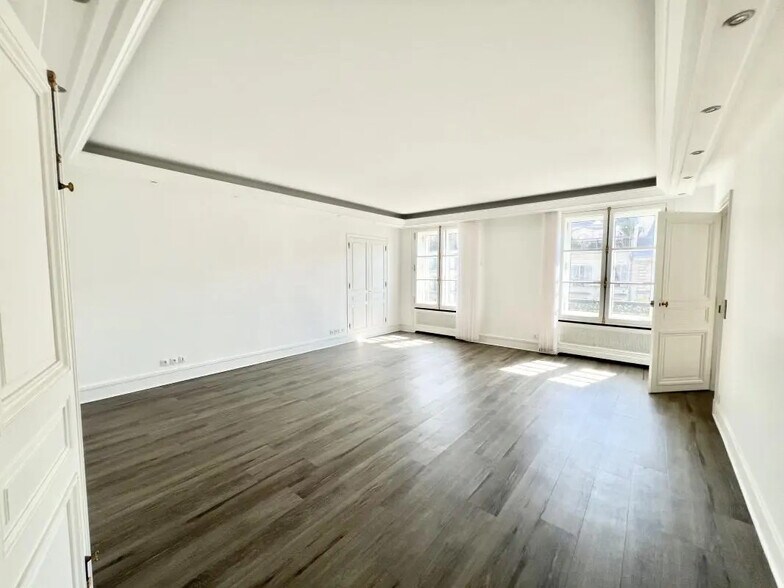 Bureau dans Paris à louer - Photo de l’immeuble – Image 1 sur 8