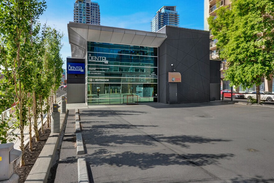 902 9th Ave SW, Calgary, AB à vendre - Photo de l’immeuble – Image 1 sur 25