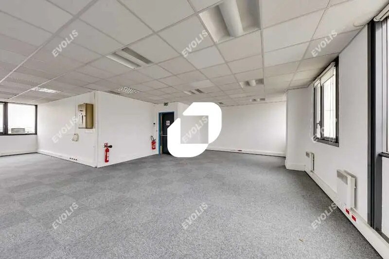 221 Avenue Du Président Wilson, Saint-Denis à louer - Photo de l’immeuble – Image 3 sur 22