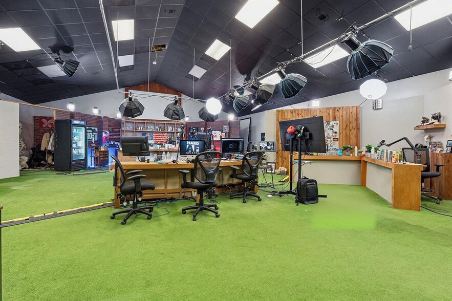 9221 Highway 290 W, Austin, TX à louer - Photo de l’immeuble – Image 3 sur 14