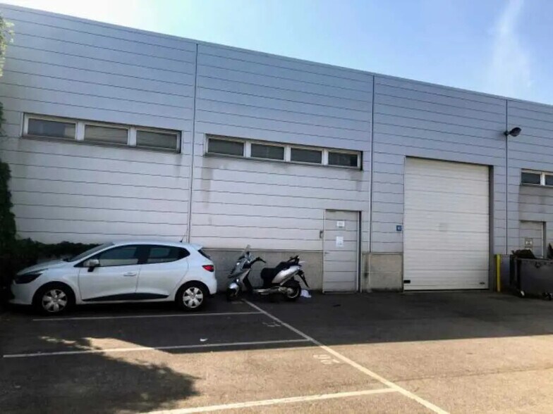 Bureau dans Vitry-sur-Seine à louer - Photo de l’immeuble – Image 2 sur 4
