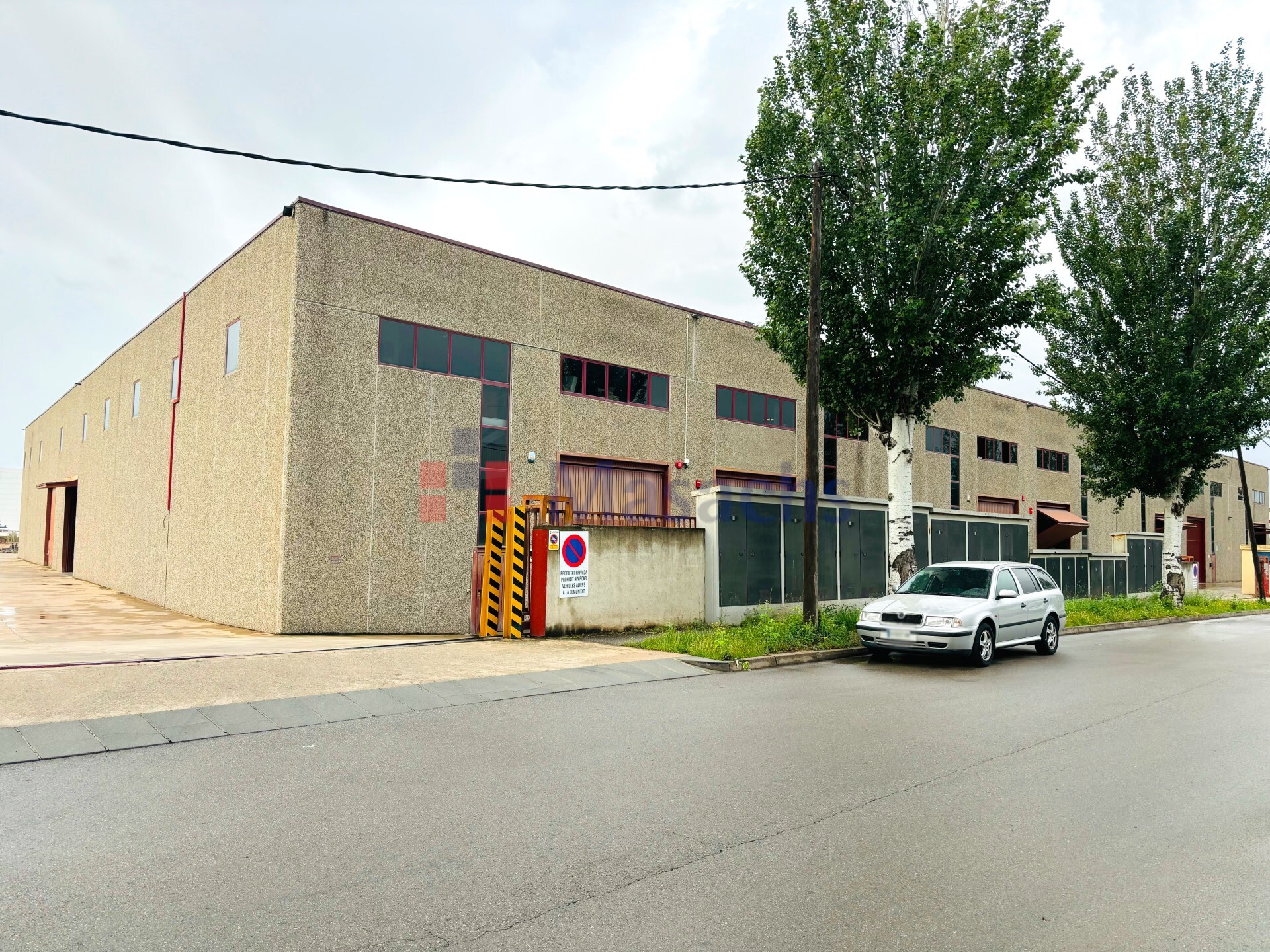 Industriel/Logistique dans Palau-solità i Plegamans, Barcelona à louer Photo de l’immeuble– Image 1 sur 7