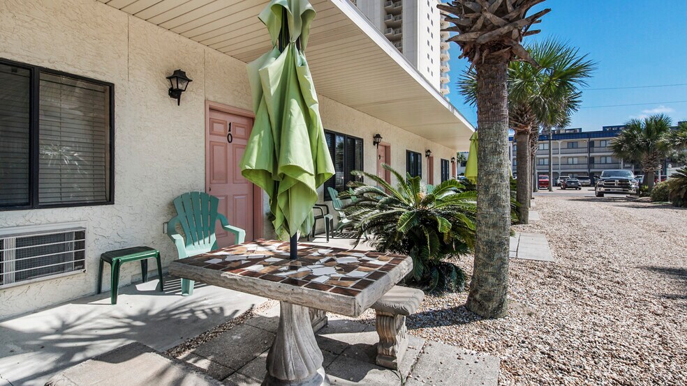 8614 Surf Dr, Panama City Beach, FL à vendre - Photo de l’immeuble – Image 3 sur 32