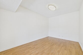 13615 Victory Blvd, Van Nuys, CA à louer Photo intérieure– Image 1 sur 2
