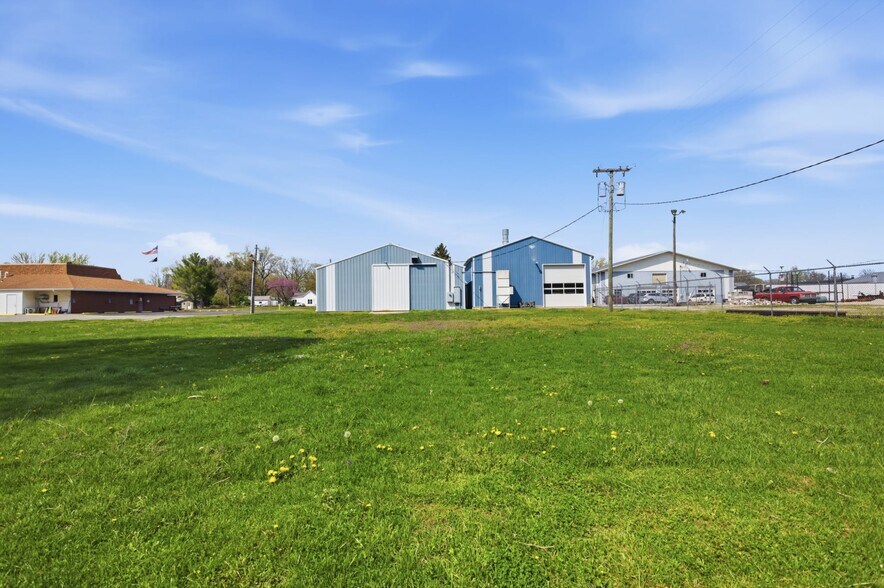 202 W Cumberland Rd, Altamont, IL à vendre - Photo de l’immeuble – Image 3 sur 15