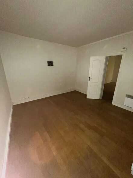 Local commercial dans Paris à louer - Photo intérieure – Image 2 sur 9