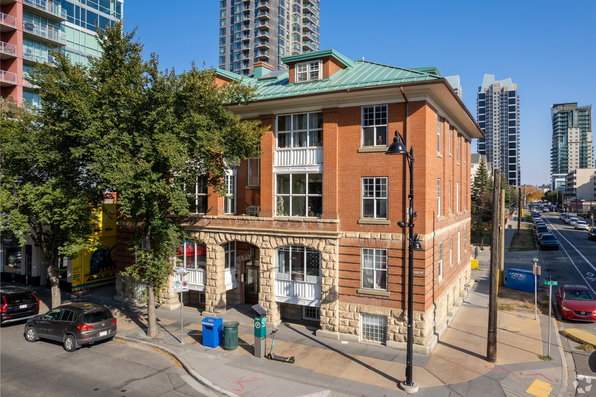 1324 1st St SW, Calgary, AB à vendre Photo principale– Image 1 sur 6
