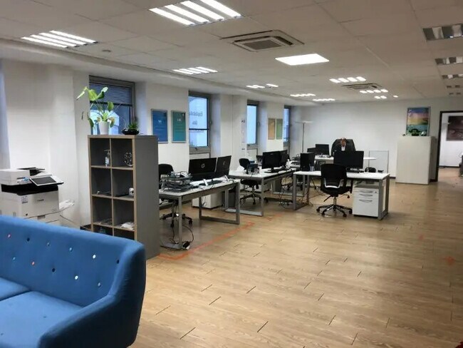 Plus de détails pour Bureau à louer