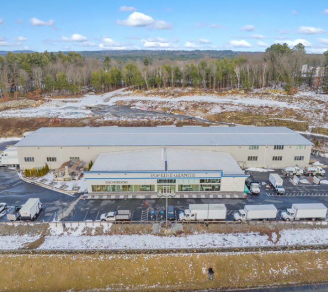347 Middlesex Rd, Tyngsboro, MA à louer - Photo de l’immeuble – Image 1 sur 8