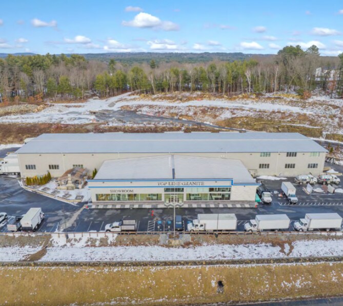 347 Middlesex Rd, Tyngsboro, MA à louer Photo de l’immeuble– Image 1 sur 9