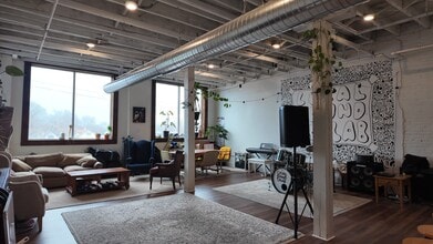 127-131 Railroad St, Rochester, NY à louer Photo intérieure– Image 1 sur 4