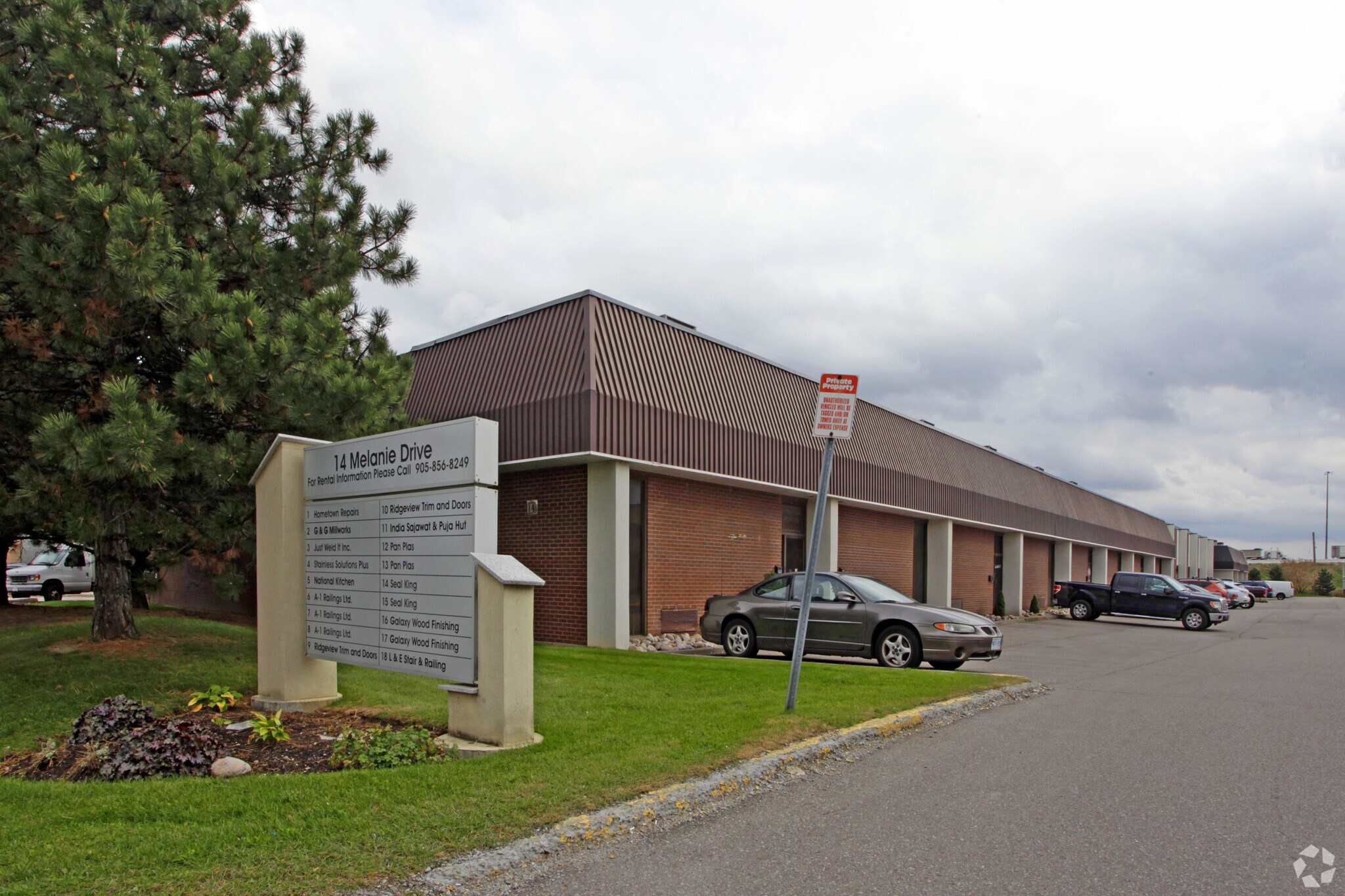 14 Melanie Dr, Brampton, ON à louer Photo principale– Image 1 sur 6