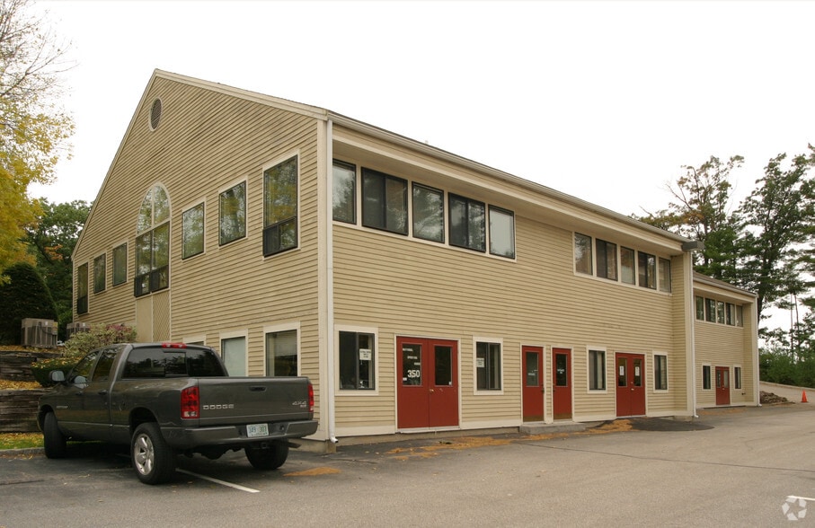 340 Harvey Rd, Manchester, NH à louer - Photo principale – Image 1 sur 4