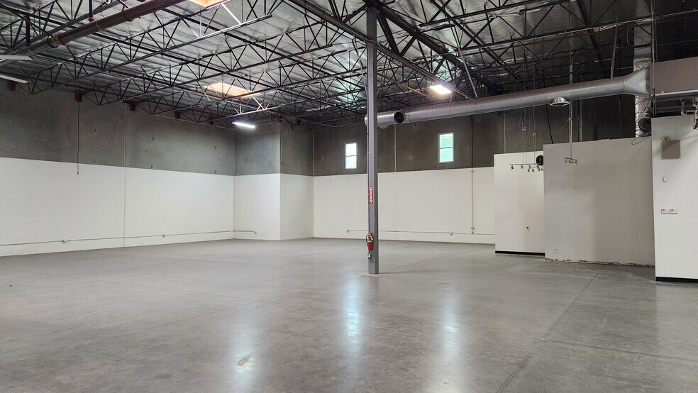 14151 Fern Ave, Chino, CA à louer - Photo de l’immeuble – Image 2 sur 8