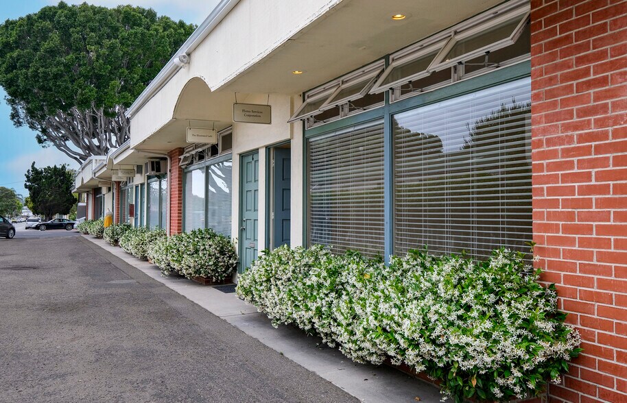 422 N Milpas St, Santa Barbara, CA à louer - Photo de l’immeuble – Image 1 sur 7