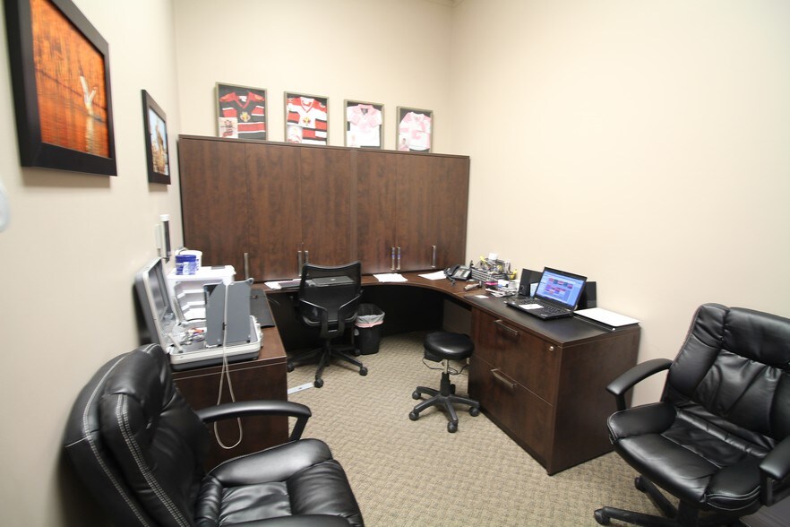 2414 Fairway Plaza Rd S, Lethbridge, AB à louer - Photo de l’immeuble – Image 3 sur 7