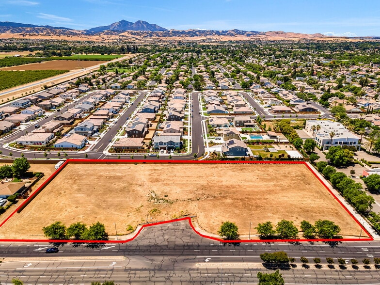 Walnut Blvd, Brentwood, CA à vendre - Photo de l’immeuble – Image 2 sur 44