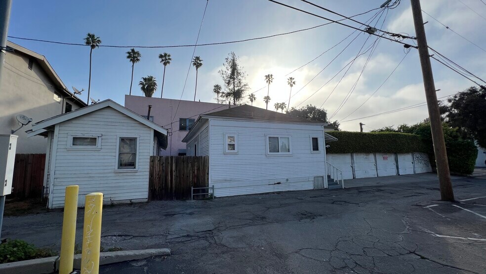 1537 Corinth Ave, Los Angeles, CA à vendre - Photo de l’immeuble – Image 2 sur 3