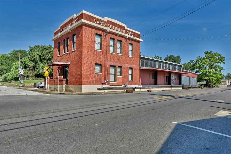 214 S Austin St, Brenham, TX à louer - Photo de l’immeuble – Image 1 sur 10
