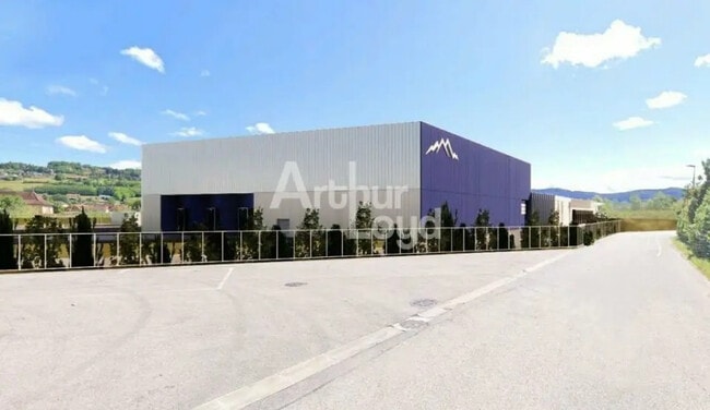 Plus de détails pour Local d'activités à louer