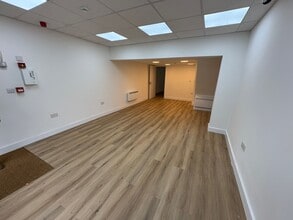 42 High St, Hounslow à louer Photo intérieure– Image 1 sur 5