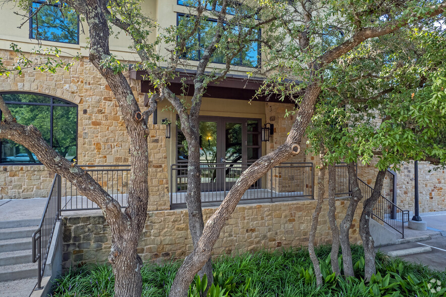 12117 Bee Caves Rd, Austin, TX à louer - Photo de l’immeuble – Image 3 sur 4