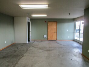 494 SW Veterans Way, Redmond, OR à louer Photo intérieure– Image 1 sur 5