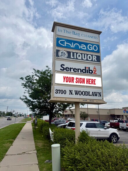 3700-3708 N Woodlawn Blvd, Wichita, KS à louer - Photo de l’immeuble – Image 2 sur 3