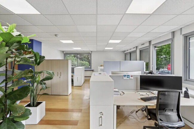 Plus de détails pour Bureau à vendre