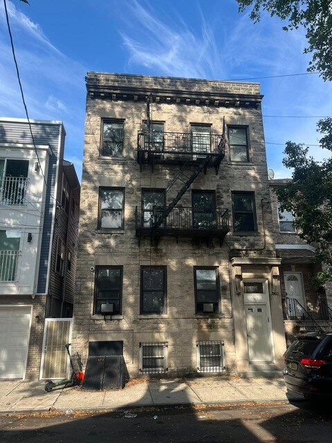 41 Lentz Ave, Newark, NJ à vendre Photo de l’immeuble– Image 1 sur 8
