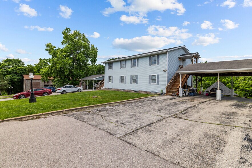 1027 Caroline Dr, Washington, MO à vendre - Photo de l’immeuble – Image 3 sur 8