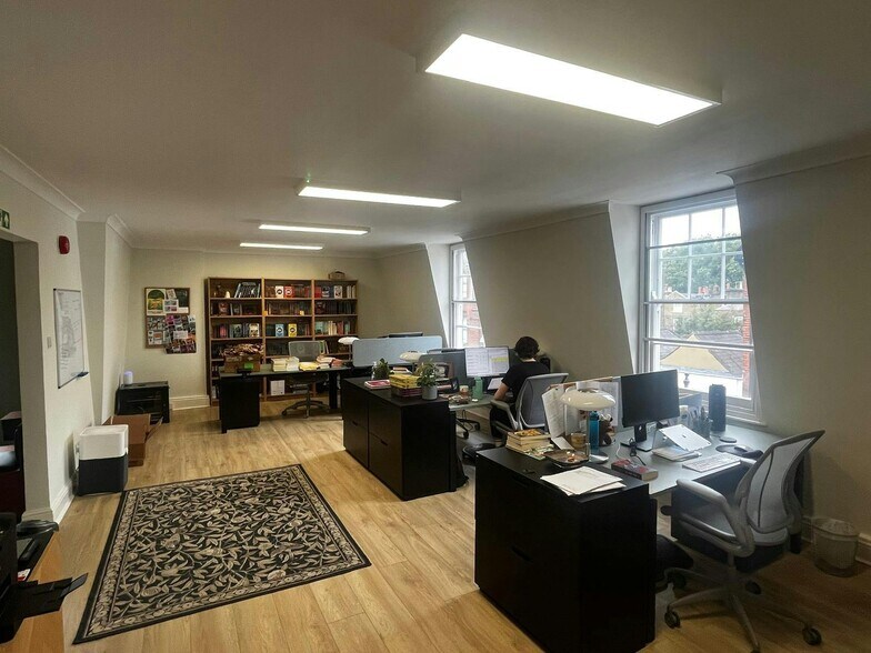 23-24 George St, Richmond à louer - Photo de l’immeuble – Image 2 sur 15