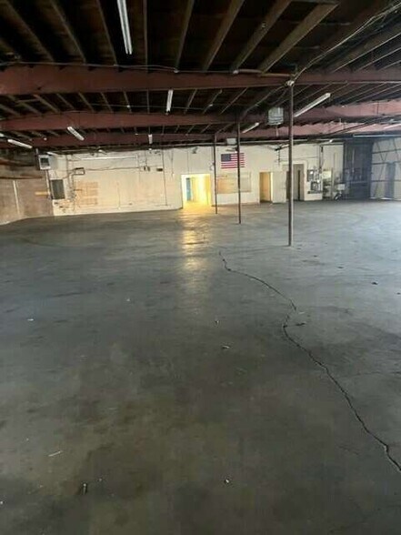 11319 Vanowen St, North Hollywood, CA à louer - Photo intérieure – Image 2 sur 3