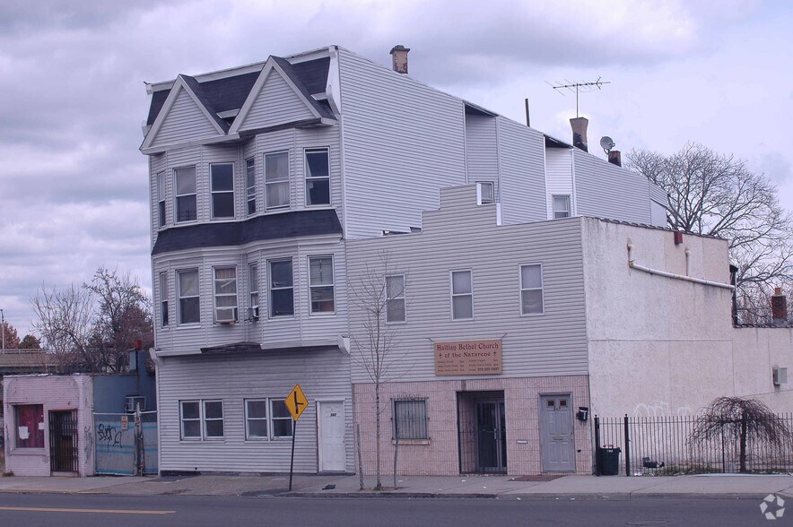 565 Main St, Paterson, NJ à vendre - Photo de l’immeuble – Image 3 sur 4