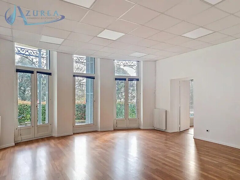 Bureau dans Nice à louer - Photo de l’immeuble – Image 1 sur 7