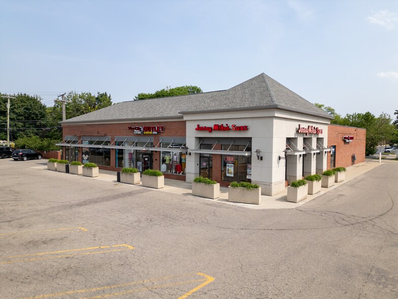 17611-17655 W 12 Mile Rd, Southfield, MI à louer - Photo de l’immeuble – Image 1 sur 2