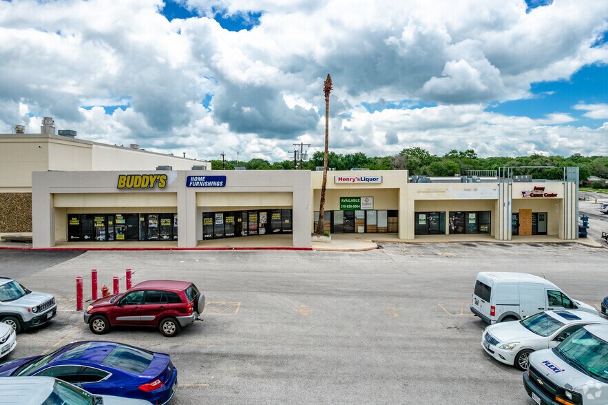 12002-12016 Perrin Beitel Rd, San Antonio, TX à louer - Photo de l’immeuble – Image 3 sur 7