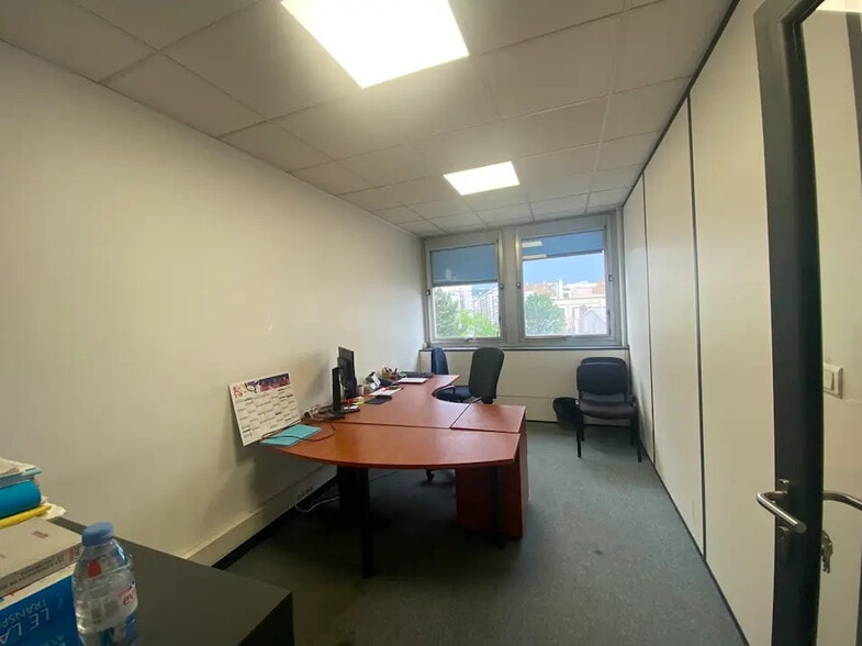 Bureau dans Lyon à louer - Photo de l’immeuble – Image 3 sur 6