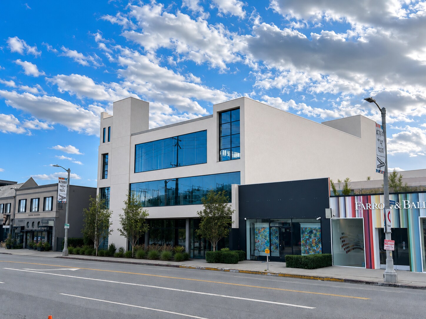 729-731 N La Cienega Blvd, Los Angeles, CA à louer Photo de l’immeuble– Image 1 sur 7