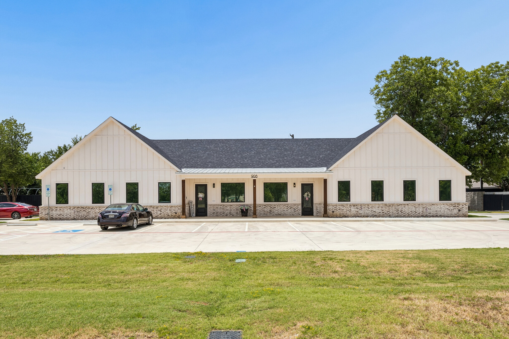 908 Cresthaven Dr, Euless, TX à louer Photo de l’immeuble– Image 1 sur 25