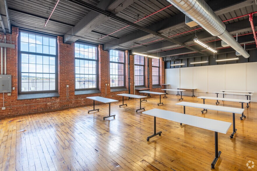 15 Union St, Lawrence, MA à louer - Numérisation 3D Matterport – Image 2 sur 34
