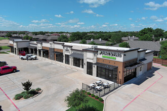 899 S Hewitt Dr, Hewitt, TX à louer Photo de l’immeuble– Image 2 sur 11