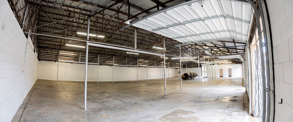 109 Industrial Blvd, Austin, TX à louer - Photo de l’immeuble – Image 3 sur 6
