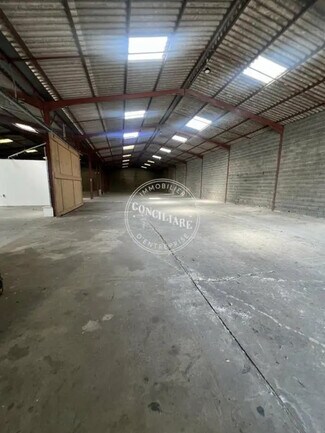 Plus de détails pour Industriel/Logistique à louer