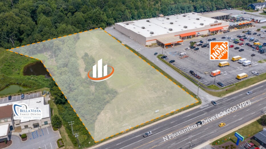 2496 N Pleasantburg Dr, Greenville, SC à louer - Photo de l’immeuble – Image 2 sur 4