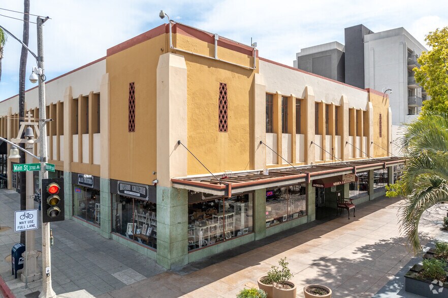 3700 Main St, Riverside, CA à vendre - Photo principale – Image 1 sur 5