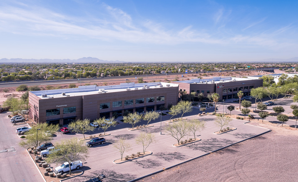 10165 E Hampton Ave, Mesa, AZ à louer - Photo de l’immeuble – Image 3 sur 3