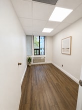 25 Charlton Ave E, Hamilton, ON à louer Photo intérieure– Image 2 sur 5
