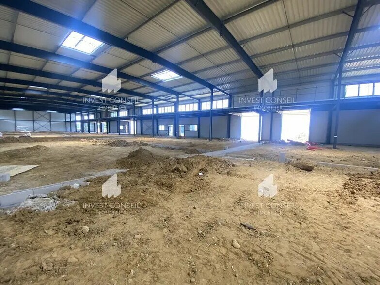 Local d'activités dans Amblainville à vendre - Photo de la construction – Image 3 sur 4